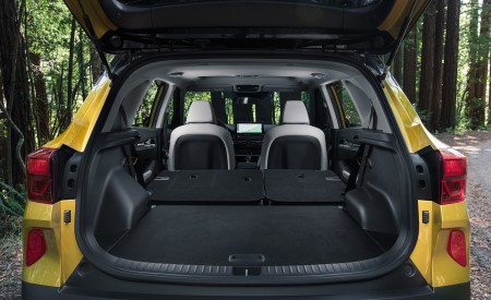 2021 Kia Seltos Trunk Wallpapers 450x275 (75)