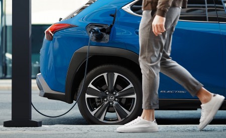 2021 Lexus UX 300e EV (EU-Spec) Charging Wallpapers 450x275 (10)