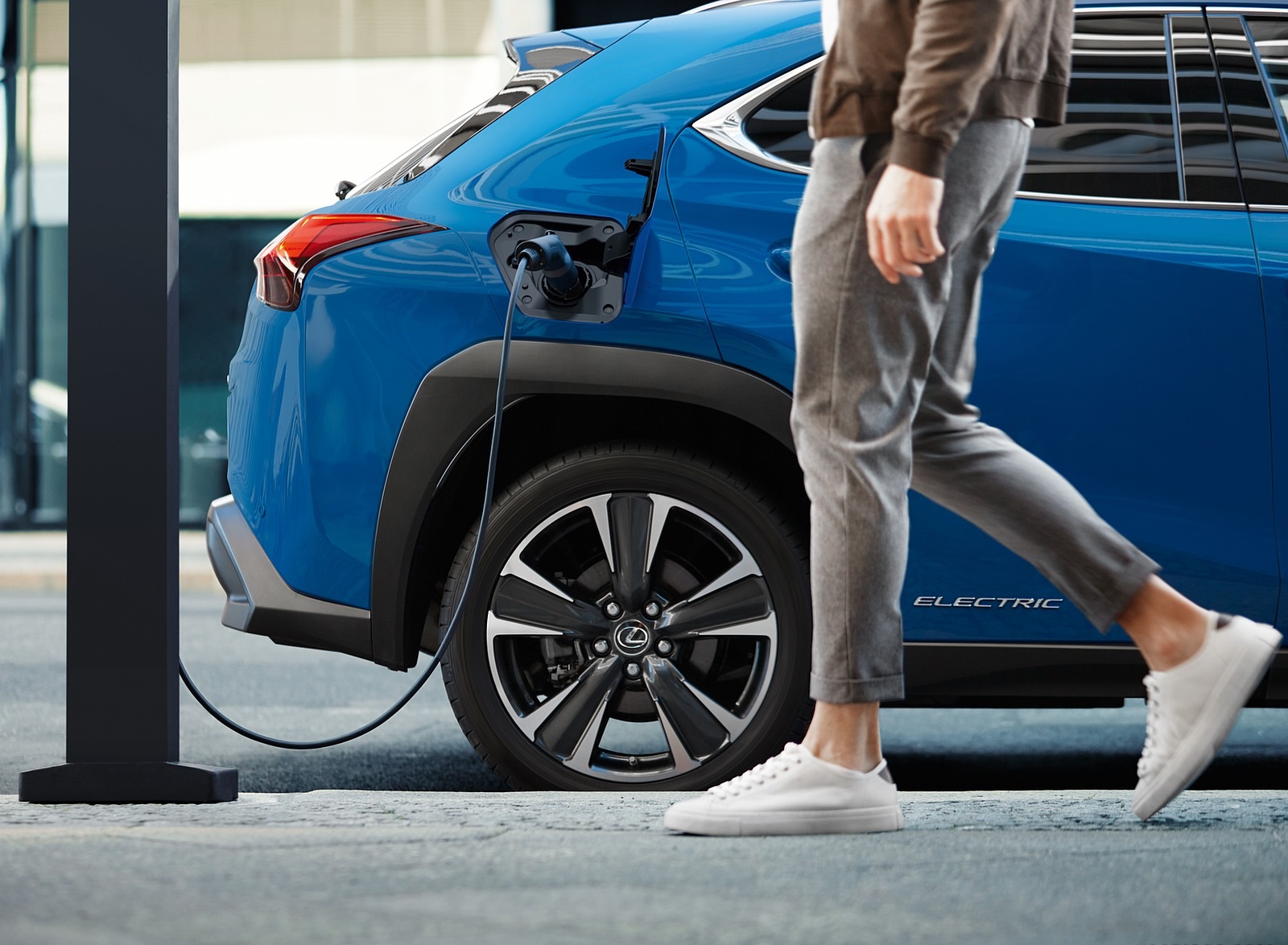 2021 Lexus UX 300e EV (EU-Spec) Charging Wallpapers (10)