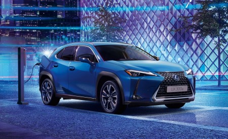 2021 Lexus UX 300e EV (EU-Spec) Front Three-Quarter Wallpapers 450x275 (2)