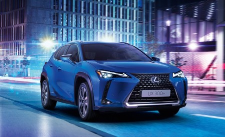 2021 Lexus UX 300e EV (EU-Spec) Front Three-Quarter Wallpapers 450x275 (4)