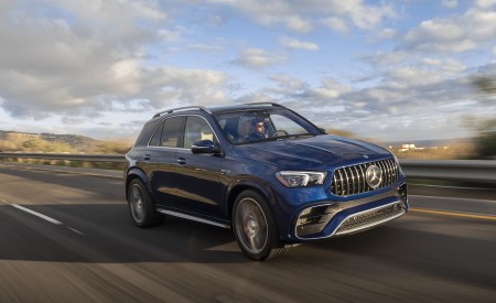2021 Mercedes-AMG GLE 63 S (US-Spec) Front Three-Quarter Wallpapers 450x275 (95)