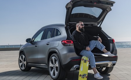 2021 Mercedes-Benz GLA 220d (Color: Mountain Grey Magno) Detail Wallpapers 450x275 (42)