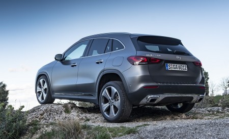 2021 Mercedes-Benz GLA 220d (Color: Mountain Grey Magno) Rear Three-Quarter Wallpapers 450x275 (39)