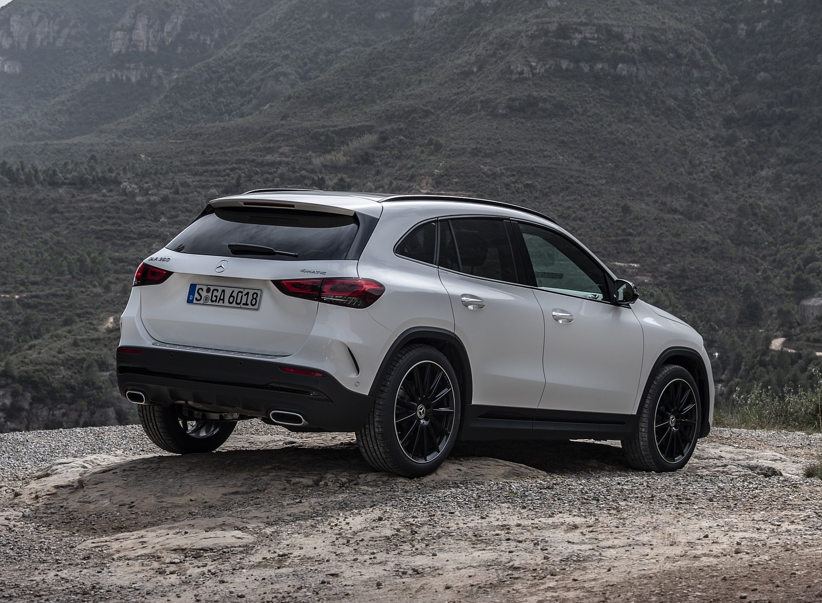 2021 Mercedes-Benz GLA 250 (Color: Digital White) Rear Three-Quarter Wallpapers (13)