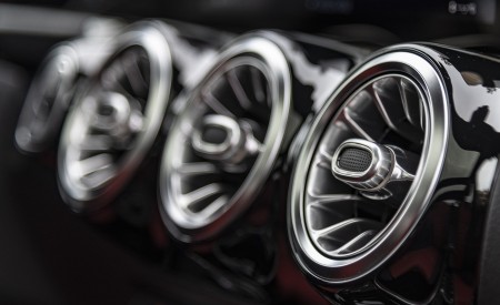 2021 Mercedes-Benz GLA Interior Detail Wallpapers 450x275 (21)