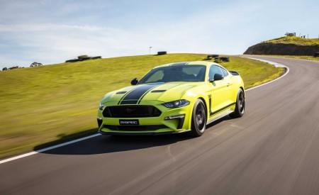 2020 Ford Mustang R-Spec (Color: Grabber Lime) Front Three-Quarter Wallpapers 450x275 (2)