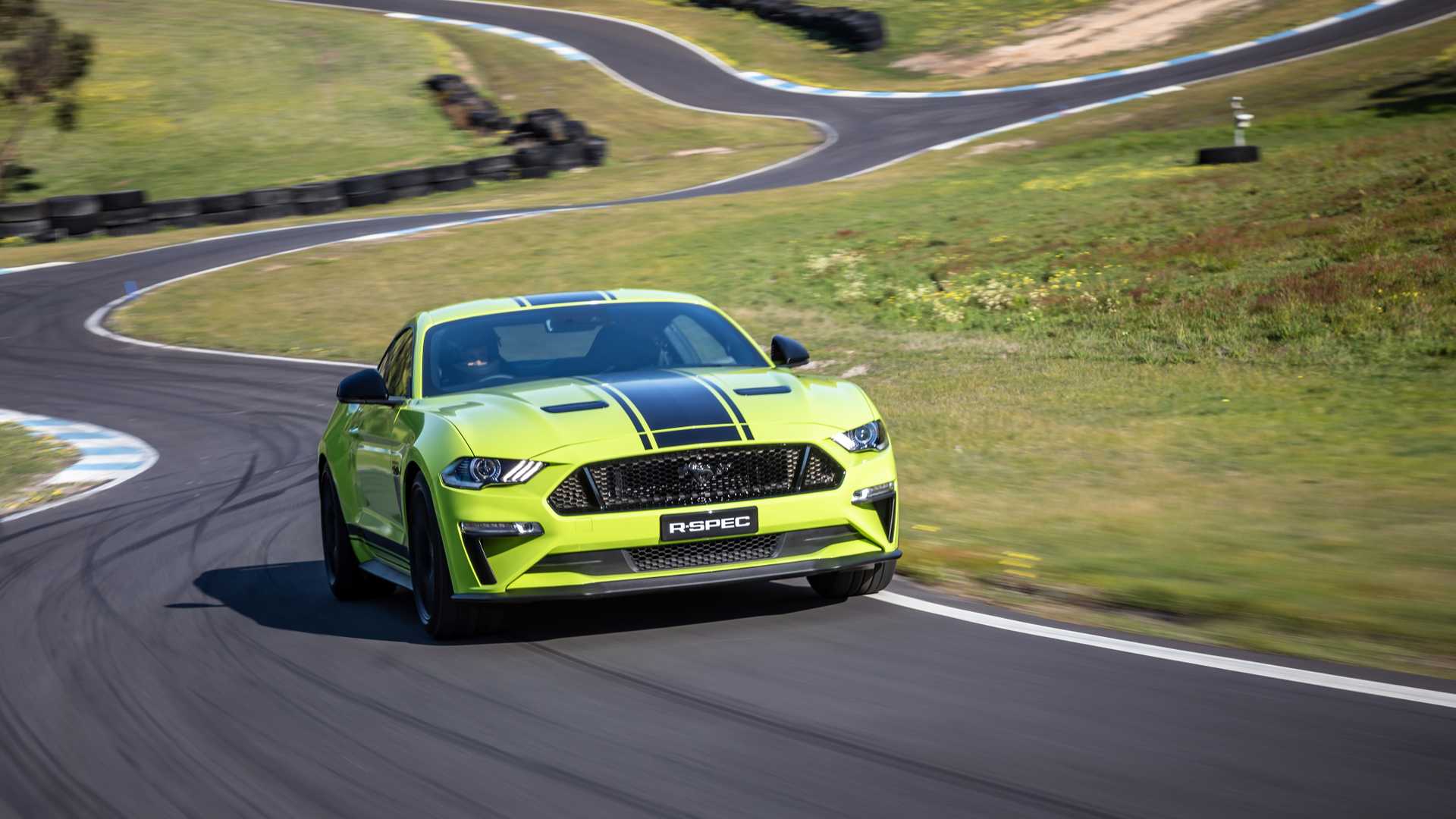 2020 Ford Mustang R-Spec (Color: Grabber Lime) Front Wallpapers (9)