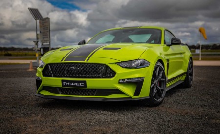2020 Ford Mustang R-Spec (Color: Grabber Lime) Front Wallpapers 450x275 (31)