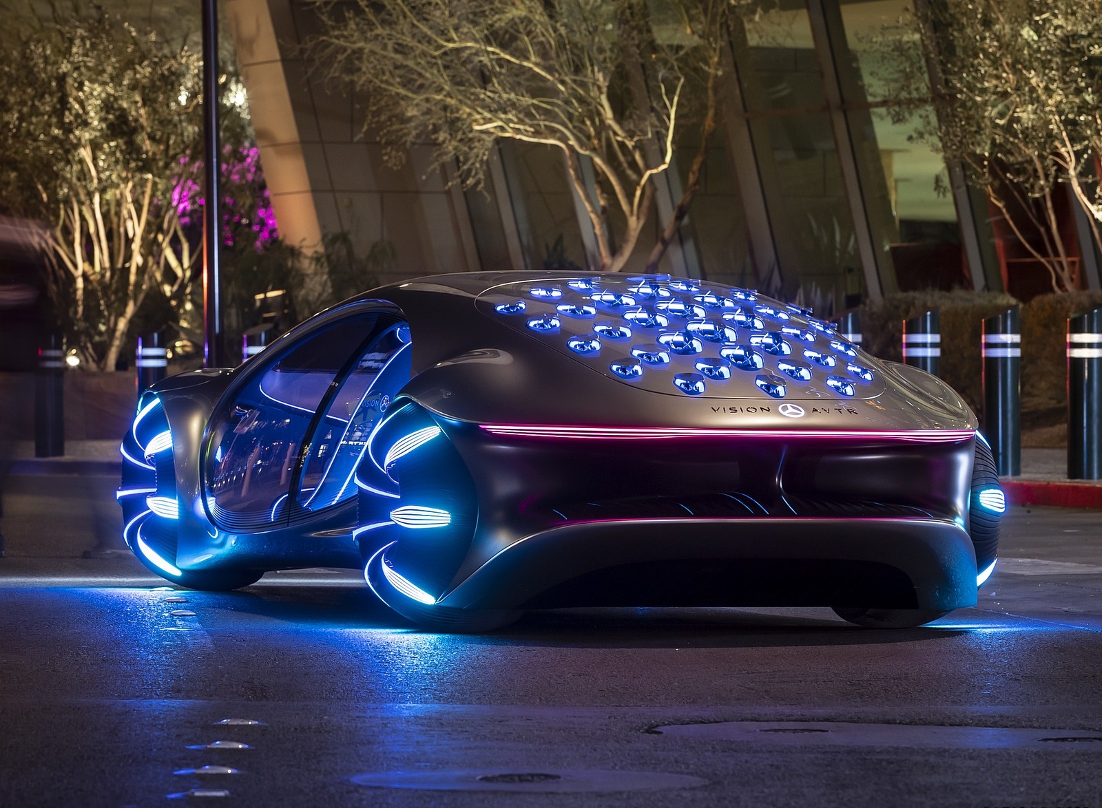2020 Mercedes-Benz VISION AVTR Concept in Las Vegas Rear Three-Quarter Wallpapers (8)