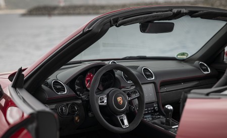 2020 Porsche 718 Boxster GTS 4.0 (Color: Carmine Red) Interior Wallpapers 450x275 (119)