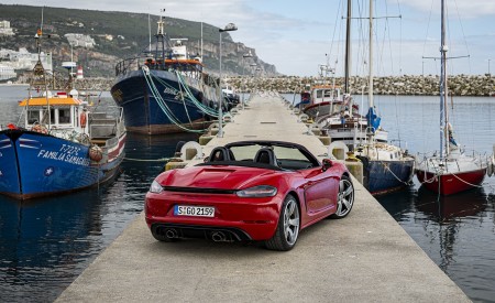 2020 Porsche 718 Boxster GTS 4.0 (Color: Carmine Red) Rear Three-Quarter Wallpapers 450x275 (90)