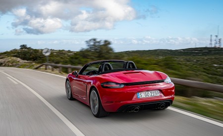 2020 Porsche 718 Boxster GTS 4.0 (Color: Carmine Red) Rear Three-Quarter Wallpapers 450x275 (72)