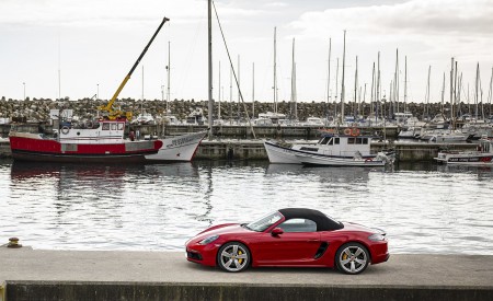2020 Porsche 718 Boxster GTS 4.0 (Color: Carmine Red) Side Wallpapers 450x275 (93)