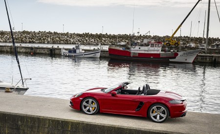 2020 Porsche 718 Boxster GTS 4.0 (Color: Carmine Red) Side Wallpapers 450x275 (100)