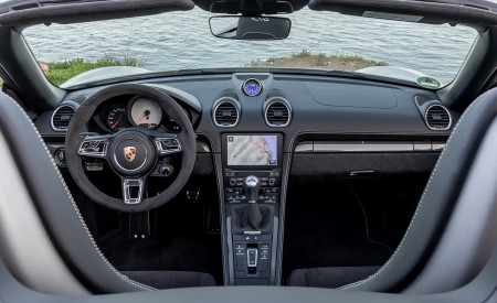 2020 Porsche 718 Boxster GTS 4.0 (Color: Crayon) Interior Cockpit Wallpapers 450x275 (180)