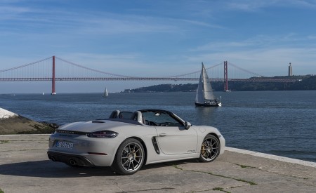 2020 Porsche 718 Boxster GTS 4.0 (Color: Crayon) Rear Three-Quarter Wallpapers 450x275 (161)