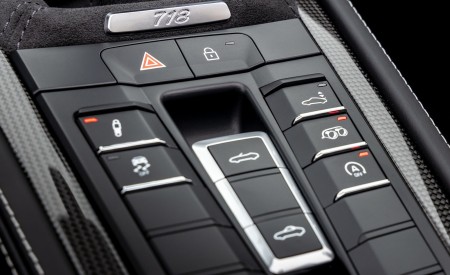 2020 Porsche 718 Boxster GTS 4.0 (Color: Phyton Green) Interior Detail Wallpapers 450x275 (53)