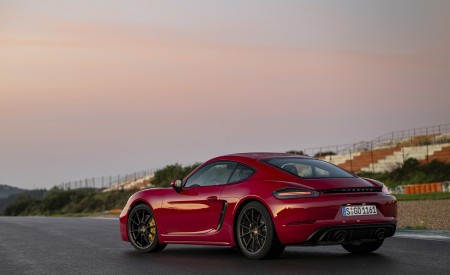 2020 Porsche 718 Cayman GTS 4.0 (Color: Carmine Red) Rear Three-Quarter Wallpapers 450x275 (30)