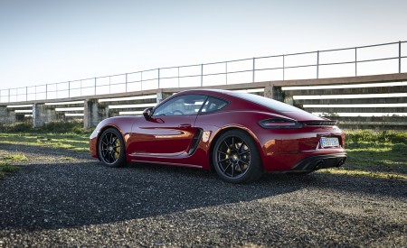 2020 Porsche 718 Cayman GTS 4.0 (Color: Carmine Red) Rear Three-Quarter Wallpapers 450x275 (35)
