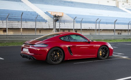 2020 Porsche 718 Cayman GTS 4.0 (Color: Carmine Red) Rear Three-Quarter Wallpapers 450x275 (32)