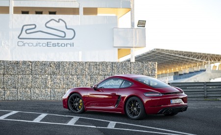 2020 Porsche 718 Cayman GTS 4.0 (Color: Carmine Red) Rear Three-Quarter Wallpapers 450x275 (33)