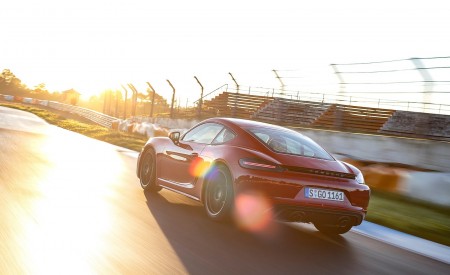 2020 Porsche 718 Cayman GTS 4.0 (Color: Carmine Red) Rear Three-Quarter Wallpapers 450x275 (12)