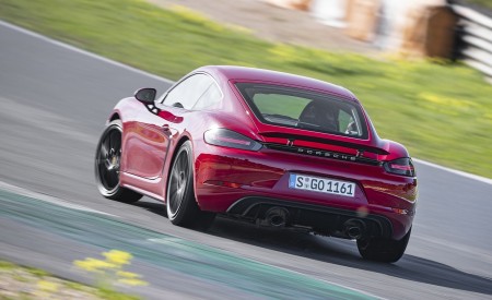 2020 Porsche 718 Cayman GTS 4.0 (Color: Carmine Red) Rear Wallpapers 450x275 (20)