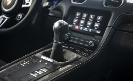 2020 Porsche 718 Cayman GTS 4.0 (Color: Gentian Blue Metallic) Central Console Wallpapers 450x275 (187)