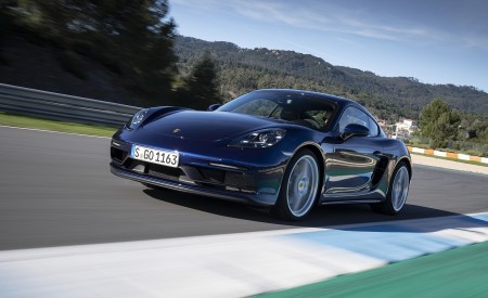 2020 Porsche 718 Cayman GTS 4.0 (Color: Gentian Blue Metallic) Front Three-Quarter Wallpapers 450x275 (137)