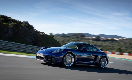 2020 Porsche 718 Cayman GTS 4.0 (Color: Gentian Blue Metallic) Front Three-Quarter Wallpapers 450x275 (138)