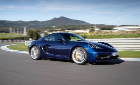 2020 Porsche 718 Cayman GTS 4.0 (Color: Gentian Blue Metallic) Front Three-Quarter Wallpapers 450x275 (147)