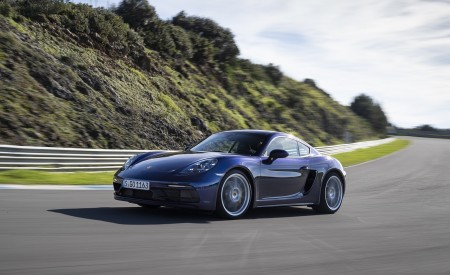 2020 Porsche 718 Cayman GTS 4.0 (Color: Gentian Blue Metallic) Front Three-Quarter Wallpapers 450x275 (140)