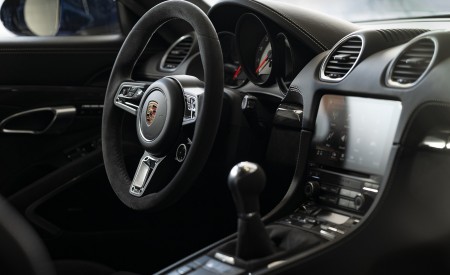 2020 Porsche 718 Cayman GTS 4.0 (Color: Gentian Blue Metallic) Interior Wallpapers 450x275 (181)