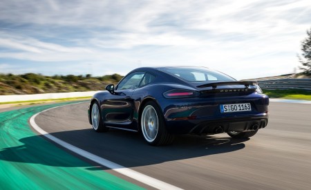 2020 Porsche 718 Cayman GTS 4.0 (Color: Gentian Blue Metallic) Rear Three-Quarter Wallpapers 450x275 (152)