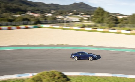 2020 Porsche 718 Cayman GTS 4.0 (Color: Gentian Blue Metallic) Side Wallpapers 450x275 (144)
