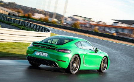 2020 Porsche 718 Cayman GTS 4.0 (Color: Phyton Green) Rear Three-Quarter Wallpapers 450x275 (83)