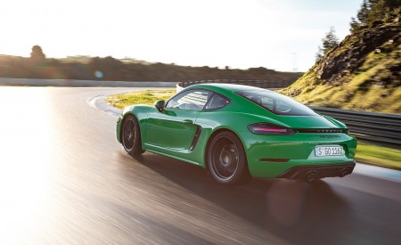 2020 Porsche 718 Cayman GTS 4.0 (Color: Phyton Green) Rear Three-Quarter Wallpapers 450x275 (67)