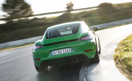 2020 Porsche 718 Cayman GTS 4.0 (Color: Phyton Green) Rear Wallpapers 450x275 (68)