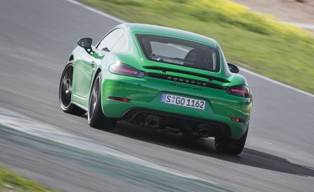 2020 Porsche 718 Cayman GTS 4.0 (Color: Phyton Green) Rear Wallpapers 450x275 (84)