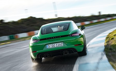 2020 Porsche 718 Cayman GTS 4.0 (Color: Phyton Green) Rear Wallpapers 450x275 (72)