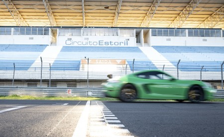 2020 Porsche 718 Cayman GTS 4.0 (Color: Phyton Green) Side Wallpapers 450x275 (96)