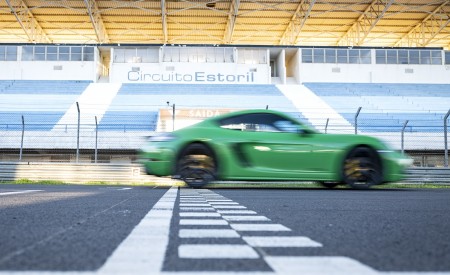 2020 Porsche 718 Cayman GTS 4.0 (Color: Phyton Green) Side Wallpapers 450x275 (100)