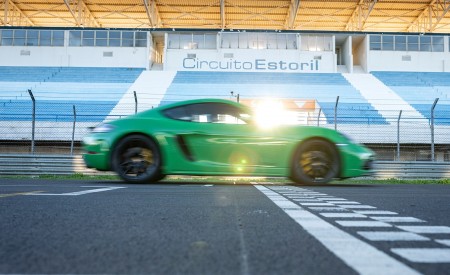 2020 Porsche 718 Cayman GTS 4.0 (Color: Phyton Green) Side Wallpapers 450x275 (102)