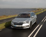 2020 Skoda Superb Combi iV Plug-In Hybrid Front Three-Quarter Wallpapers 150x120