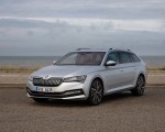 2020 Skoda Superb Combi iV Plug-In Hybrid Front Three-Quarter Wallpapers 150x120