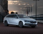 2020 Skoda Superb Combi iV Plug-In Hybrid Front Three-Quarter Wallpapers 150x120