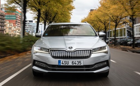 2020 Skoda Superb Combi iV Plug-In Hybrid Front Wallpapers 450x275 (87)