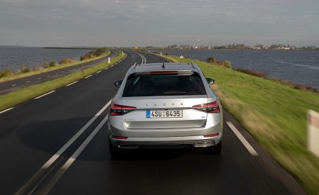 2020 Skoda Superb Combi iV Plug-In Hybrid Rear Wallpapers 450x275 (92)