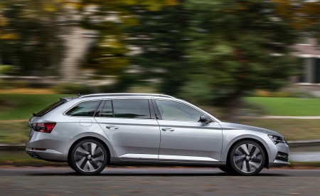 2020 Skoda Superb Combi iV Plug-In Hybrid Side Wallpapers 450x275 (93)